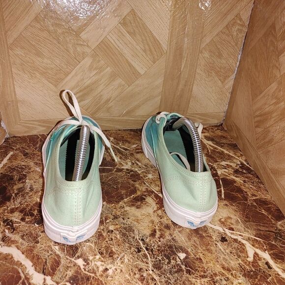 Vans women's Off The Wall skateboard shoes sneaker size 7.5.   447 - Picture 3 of 11